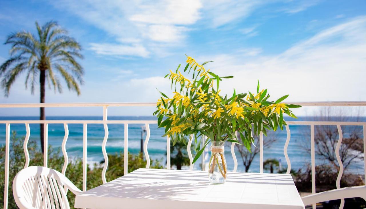 Hotel Et Appartements Reine D'Azur Roquebrune-Cap-Martin Exterior foto