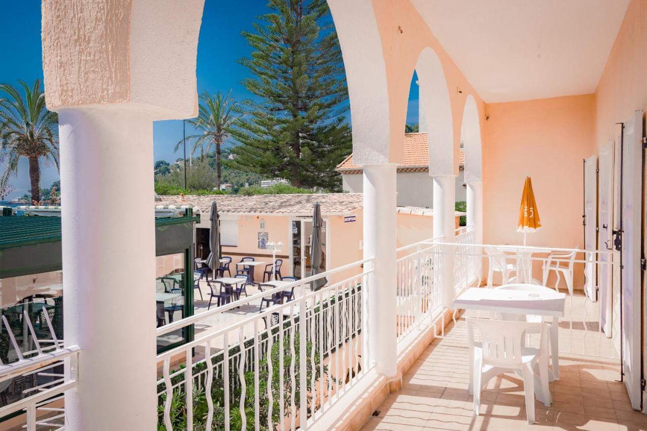 Hotel Et Appartements Reine D'Azur Roquebrune-Cap-Martin Exterior foto