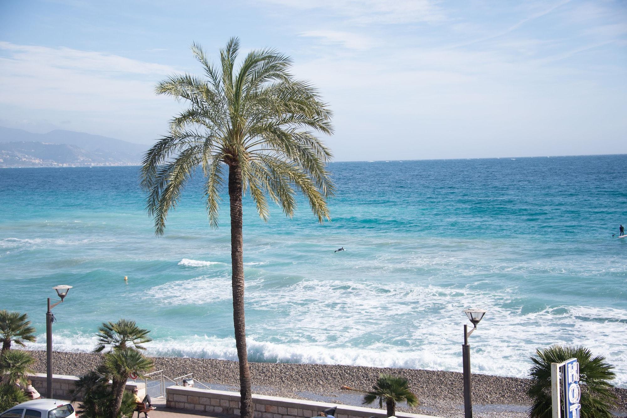 Hotel Et Appartements Reine D'Azur Roquebrune-Cap-Martin Exterior foto